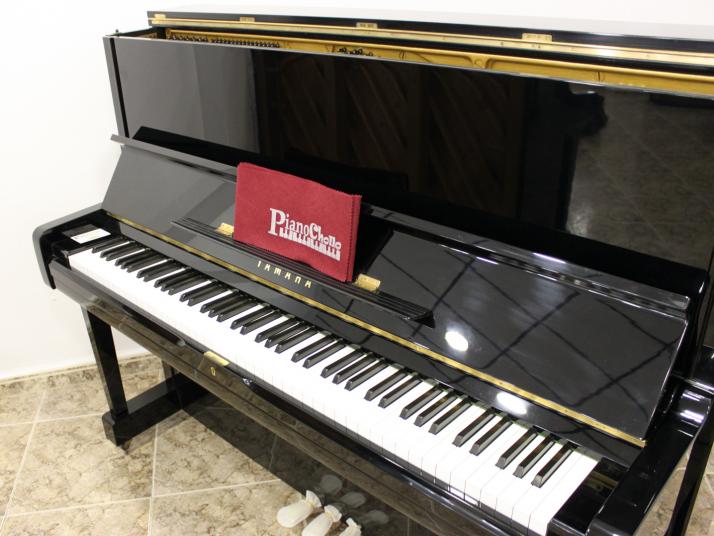 Yamaha U1. 121cm. Nº serie 1.500.000-2.000.000.